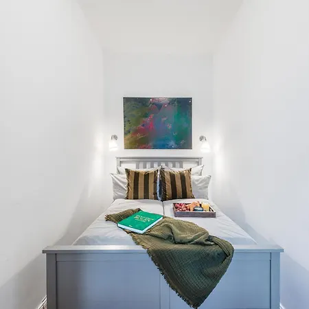 Lofty Torstr Apartments, 4 Unique Units From 1-3 Bedrooms In Mitte, Ideal For Families & Groups, From 2 Up To 8 Guests Berlín
