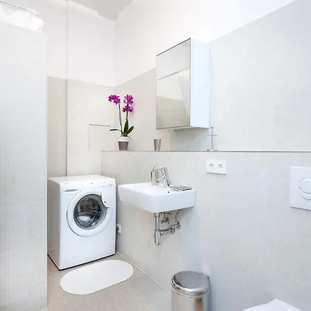 Lofty Torstr Apartments, 4 Unique Units From 1-3 Bedrooms In Mitte, Ideal For Families & Groups, From 2 Up To 8 Guests Apartmán *