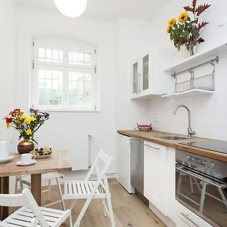 Lofty Torstr Apartments, 4 Unique Units From 1-3 Bedrooms In Mitte, Ideal For Families & Groups, From 2 Up To 8 Guests Berlín