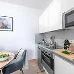 Lofty Torstr Apartments, 4 Unique Units From 1-3 Bedrooms In Mitte, Ideal For Families & Groups, From 2 Up To 8 Guests ברלין