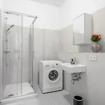 Lofty Torstr Apartments, 4 Unique Units From 1-3 Bedrooms In Mitte, Ideal For Families & Groups, From 2 Up To 8 Guests דירה ברלין