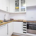 Lofty Torstr Apartments, 4 Unique Units From 1-3 Bedrooms In Mitte, Ideal For Families & Groups, From 2 Up To 8 Guests