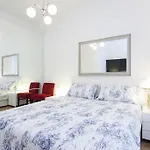 Lofty Torstr Apartments, 4 Unique Units From 1-3 Bedrooms In Mitte, Ideal For Families & Groups, From 2 Up To 8 Guests דירה ברלין