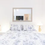 דירה Lofty Torstr Apartments, 4 Unique Units From 1-3 Bedrooms In Mitte, Ideal For Families & Groups, From 2 Up To 8 Guests ברלין