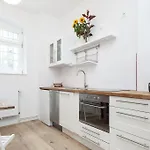Lofty Torstr Apartments, 4 Unique Units From 1-3 Bedrooms In Mitte, Ideal For Families & Groups, From 2 Up To 8 Guests דירה