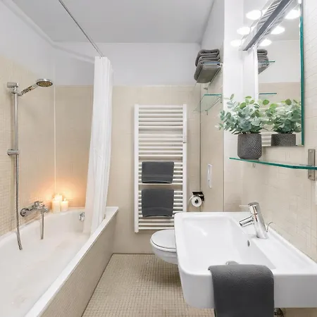 아파트 Lofty Torstr Apartments, 4 Unique Units From 1-3 Bedrooms In Mitte, Ideal For Families & Groups, From 2 Up To 8 Guests *