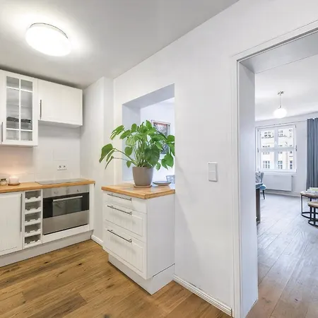 Lägenhet Lofty Torstr Apartments, 4 Unique Units From 1-3 Bedrooms In Mitte, Ideal For Families & Groups, From 2 Up To 8 Guests Berlin