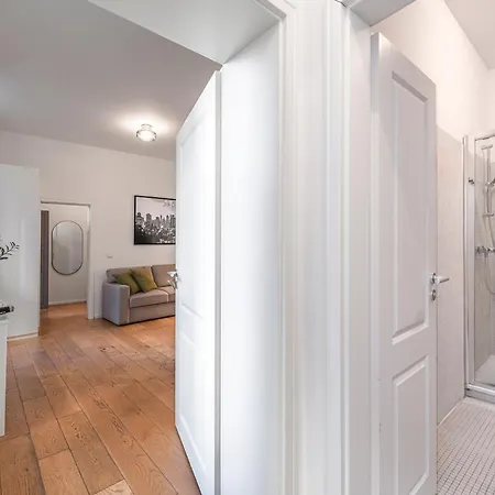 Lofty Torstr Apartments, 4 Unique Units From 1-3 Bedrooms In Mitte, Ideal For Families & Groups, From 2 Up To 8 Guests