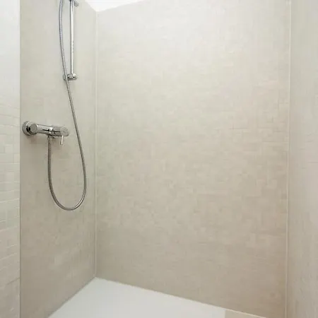 아파트 Lofty Torstr Apartments, 4 Unique Units From 1-3 Bedrooms In Mitte, Ideal For Families & Groups, From 2 Up To 8 Guests *