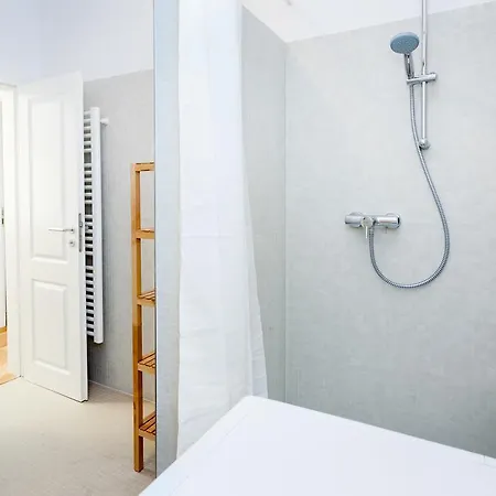 Lofty Torstr Apartments, 4 Unique Units From 1-3 Bedrooms In Mitte, Ideal For Families & Groups, From 2 Up To 8 Guests Berlin