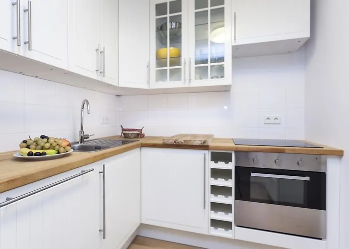 Lofty Torstr Apartments, 4 Unique Units From 1-3 Bedrooms In Mitte, Ideal For Families & Groups, From 2 Up To 8 Guests