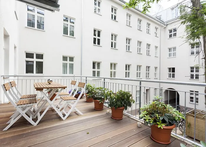 شقة Lofty Torstr Apartments, 4 Unique Units From 1-3 Bedrooms In Mitte, Ideal For Families & Groups, From 2 Up To 8 Guests برلين