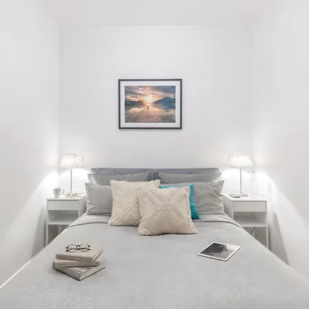 Apartman Lofty Torstr Apartments, 4 Unique Units From 1-3 Bedrooms In Mitte, Ideal For Families & Groups, From 2 Up To 8 Guests Berlin