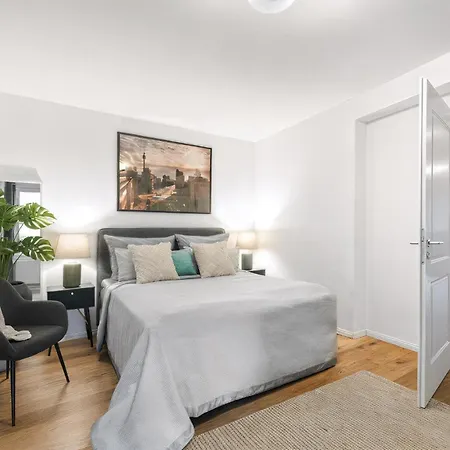 Lofty Torstr Apartments, 4 Unique Units From 1-3 Bedrooms In Mitte, Ideal For Families & Groups, From 2 Up To 8 Guests *