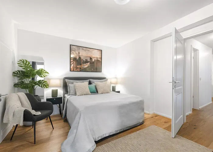 Lofty Torstr Apartments, 4 Unique Units From 1-3 Bedrooms In Mitte, Ideal For Families & Groups, From 2 Up To 8 Guests *