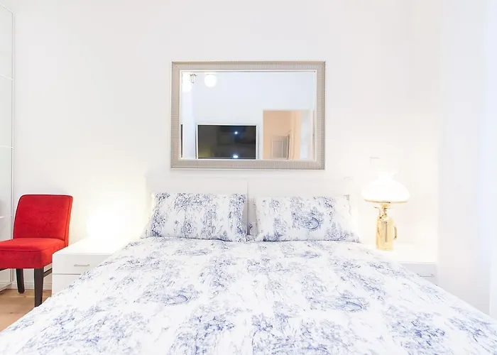 Apartamento Lofty Torstr Apartments, 4 Unique Units From 1-3 Bedrooms In Mitte, Ideal For Families & Groups, From 2 Up To 8 Guests Berlín