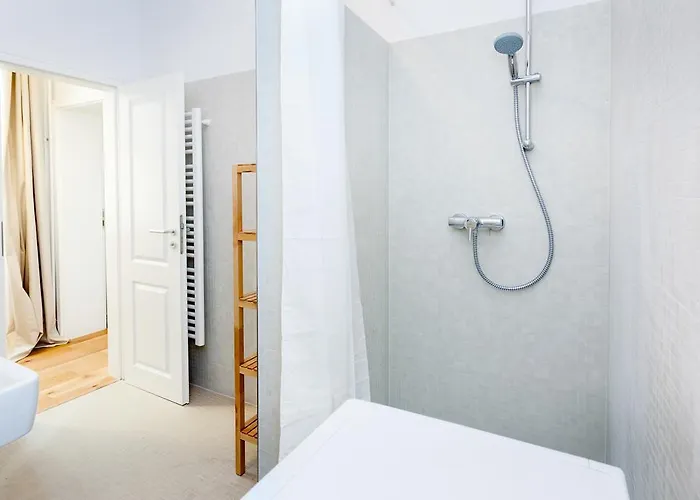 Lofty Torstr Apartments, 4 Unique Units From 1-3 Bedrooms In Mitte, Ideal For Families & Groups, From 2 Up To 8 Guests 柏林